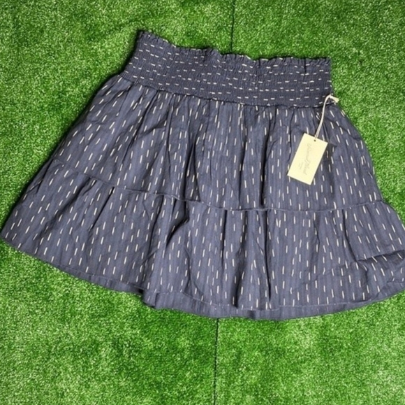 XL tiered mini skirt - Picture 3 of 3